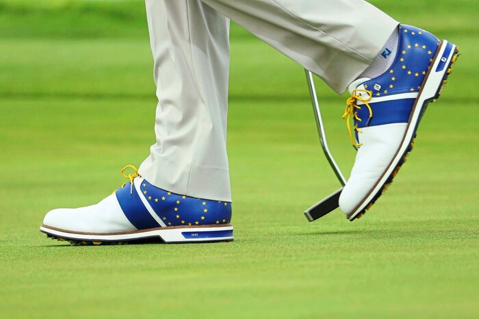 Die Schuhe im Europa-Design hat Wiesberger noch daheim.