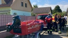 Die Boote können wieder eingepackt werden. Der Vermisste tauchte wohlbehalten auf. (Bild: FF Bruckneudorf)