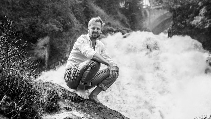 Philipp Hochmair am Gasteiner Wasserfall