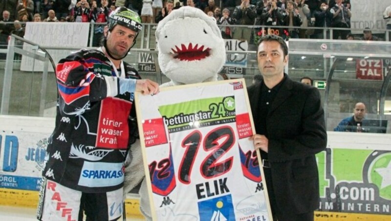 Todd Elik 2007 mit Haie-Boss Günther Hanschitz. (Bild: fotoworxx.at)