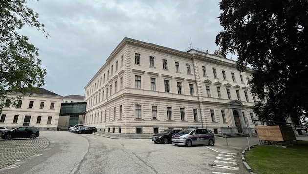 Am Landesgericht Ried musste der 15-Jährige geradestehen.