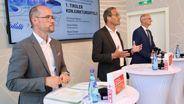 Mario Gerber (links) werden weitreichende Karriereplanungen nachgesagt, WK-Präsident Walser verteidigt NR Hörl, den LH Mattle (rechts) bat, zu bleiben. (Bild: Birbaumer Christof)