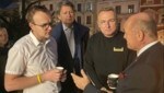 Helmut Brandstätter (NEOS) und Nationalratspräsident Wolfgang Sobotka (ÖVP) im Gespräch. (Bild: Helmut Brandstätter)