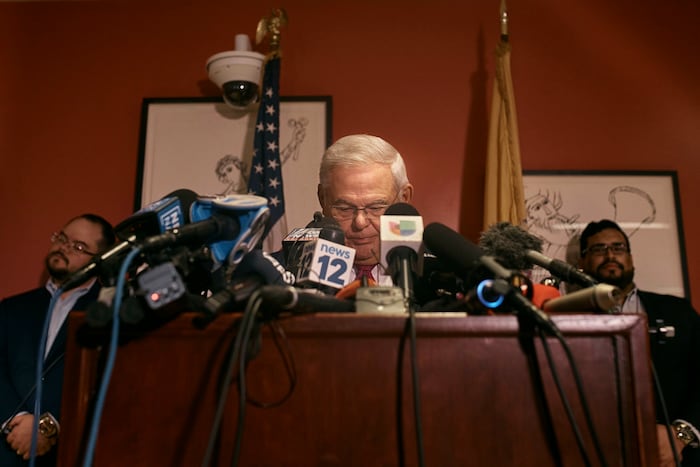 Der 69-jährige US-Senator Bob Menendez ist häufiger in den Schlagzeilen als ihm lieb sein ...
