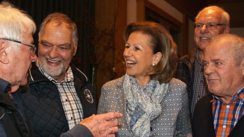 Bei den Senioren ist immer was los: Landesobfrau Patrizia Zoller-Frischauf im Kreise ihrer Mitglieder. (Bild: TSB)