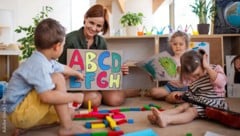 Viele Kindergartenleitungen sind mit der kognitiven und sprachlichen Entwicklung der Kinder unzufrieden (Symbolbild). (Bild: stock.adobe.com)