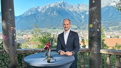 Florian Tursky (ÖVP) gab am Dienstag am Bergisel ein offizielles Statement ab. (Bild: Jasmin Steiner)