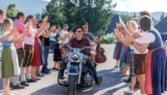 Mit der Harley reiste „Matakustix“ Matthias Ortner zum Vorab-Dreh der Aufsteirern-TV-Show an. (Bild: Erwin Scheriau)