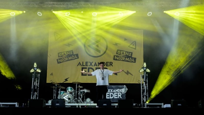 Alexander Eder rockt am Freitag, 29.9. die Bühne im VAZ (Bild: Attila Molnar)