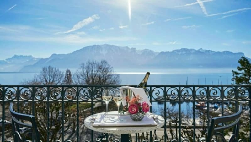 Das Beau-Rivage in Lausanne punktet mit einer Traumlage am Ufer des Genfer Sees. Die Region bietet abwechslungsreiche Urlaubserlebnisse. Zahlreiche Hotelpaläste zeugen von der Anziehungskraft der Gegend einst und heute. (Bild: ©Adrian_Ehrbar_Photography)