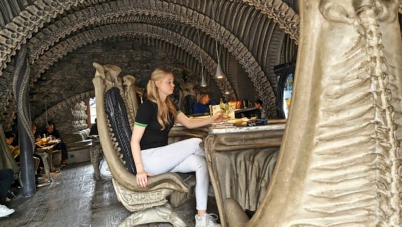 Eintauchen in die künstlerische Alienwelt in Gruyères in der HR Giger Bar (Bild: Andrea Thomas)