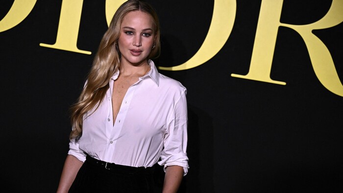 War Jennifer Lawrence etwa beim Beauty-Doc?