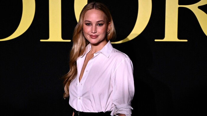 „Was ist mit ihrem Gesicht passiert?“, fragen sich die Fans bei den neuesten Fotos von Jennifer ...