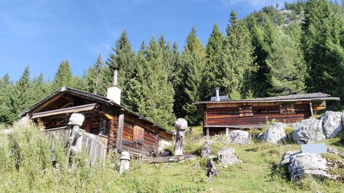 Die Wanderung führt an der privaten Durraalm vorbei.