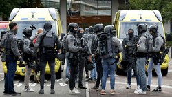 Ein Mann hat in Rotterdam an zwei Orten auf Menschen geschossen. (Bild: AFP)