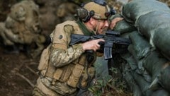 Ein ukrainischer Soldat bei einem NATO-Training in Norwegen (Bild: AFP)