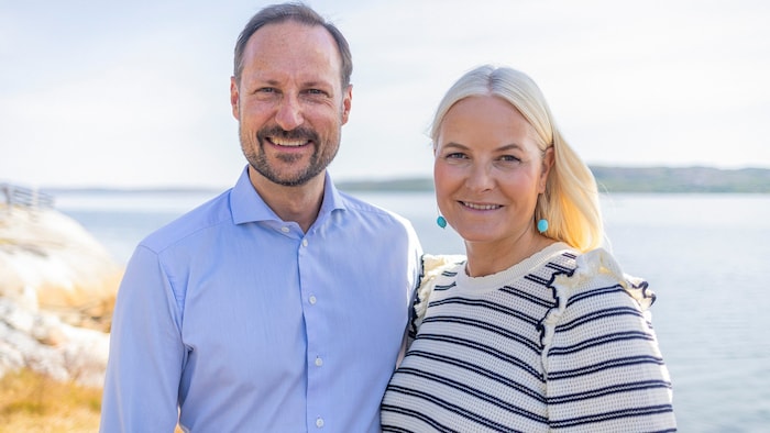 Kronprinz Haakon reiste ohne seine Ehefrau Mette-Marit nach Paris, nachdem ihr Sohn Marius in ...