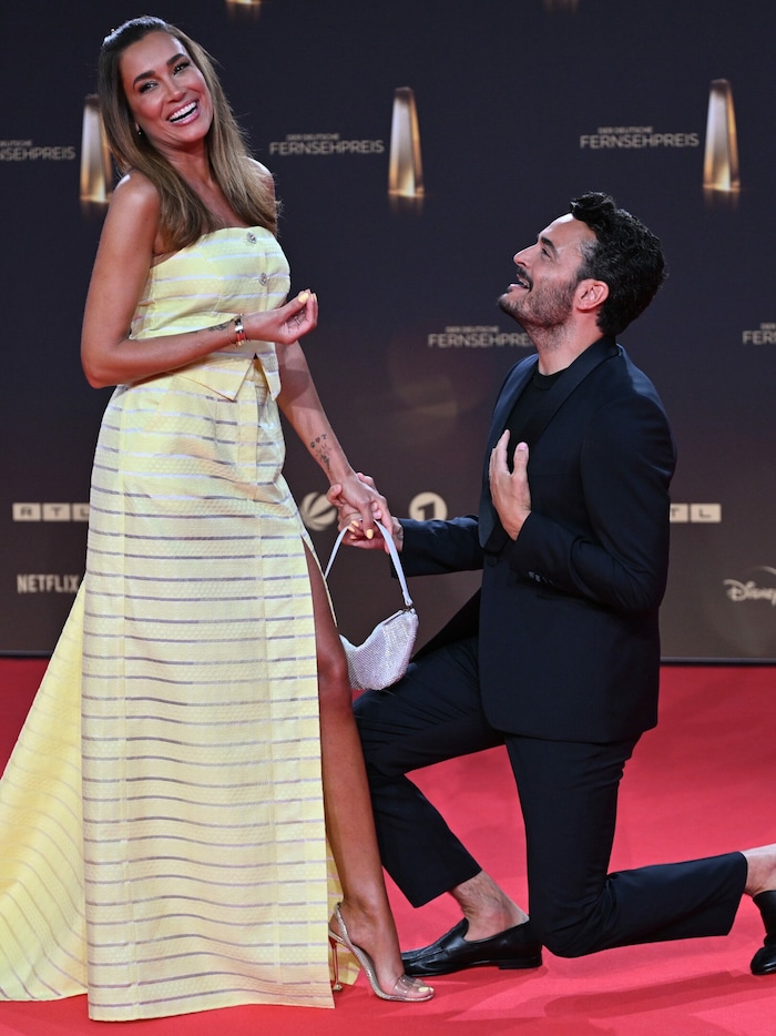Jana Ina Zarrella und Giovanni Zarrella kommen zur Verleihung der Deutschen Fernsehpreise 2023 ...