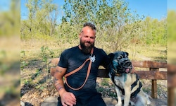 Mit viel Geduld und Arbeit konnte der Mischling dank Trainer Georg Resch wieder Vertrauen zu ...