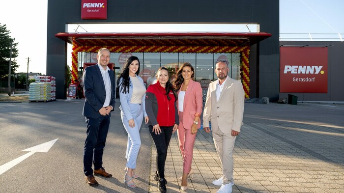 Penny Rayonsleiter Fleisch Thomas Ruhmer, Verkaufsleiterin Sara Kotb, Filialleiterin Enikö ...