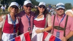 Peggy Pröger, Dietmar Pröger, Barbara Dunst und Dietmar Messner kritisieren die unverschämten Preise bei der wilden Ryder-Cup-Party - vor allem die amerikanischen Fans lieben ihr Outfit. (Bild: Matthias Mödl)