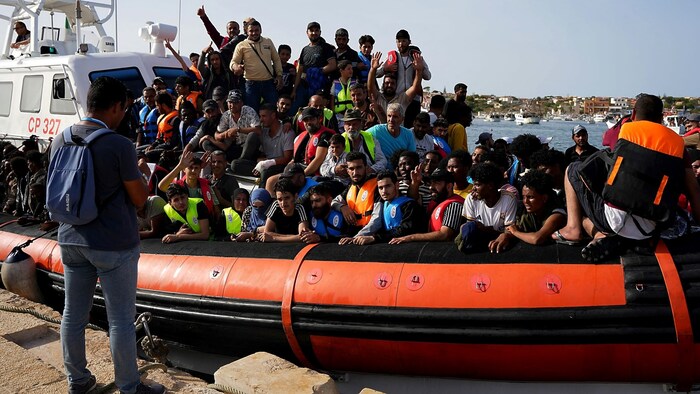 Laut der Regierung in Rom sind seit Jahresbeginn bereits mehr als 133.000 Migranten nach Italien ...