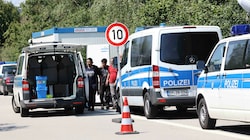 In Bayern gibt’s entlang der Grenze zu OÖ drei fixe und viele „fliegende“ Kontrollen. (Bild: Scharinger Daniel)