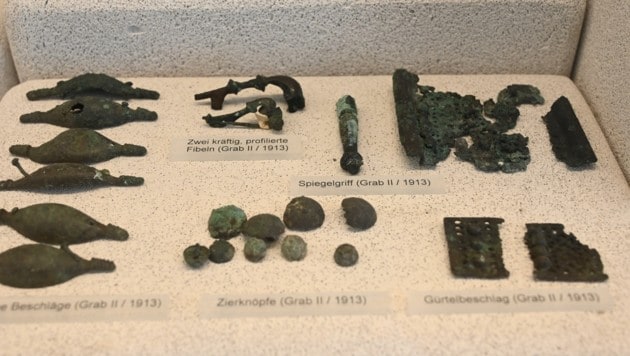 Finds from graves. (Bild: Hronek Eveline)