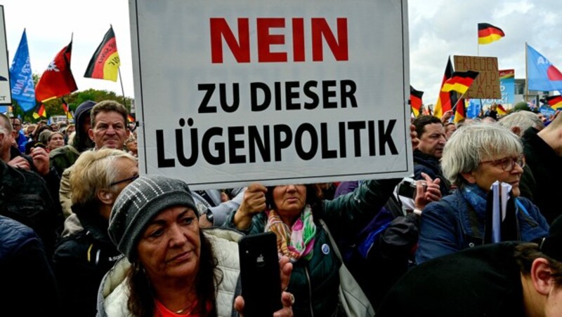 Protestaktion der AfD-Wähler (Bild: APA/AFP/John MACDOUGALL)