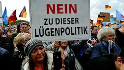 In Deutschland befindet sich vor allem die AfD am Vormarsch. (Bild: APA/AFP/John MACDOUGALL)