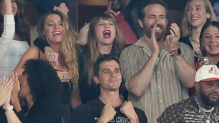 Immer wieder war Taylor Swift bei Spielen von Travis Kelce im Stadion zu Gast - und jubelte ihm ...