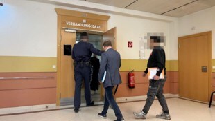 Der Mann aus dem Jemen bei seinem bereits zweiten Vergewaltigungsprozess. (Bild: Pratschner Sophie, Krone KREATIV)