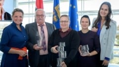 Landesrätin Susanne Rosenkranz, Erich Breiteneder, Kerstin König, Mareike Schnabl mit Jury-Vorsitzender Maggie Entenfellner von der „Krone“ (Bild: Attila Molnar)