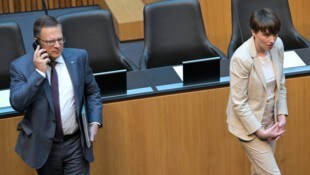 ÖVP-Klubchef Wöginger plante offenbar, den Koalitionspartner - und damit auch Grünen-Klubchefin Sigrid Maurer - in einem U-Ausschuss in die Mangel zu nehmen. (Bild: APA/ROLAND SCHLAGER)