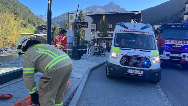 Neben dem Rettungshubschrauber standen Rettung, Feuerwehr, Polizei und Bergrettung im Einsatz. (Bild: zoom.tirol)