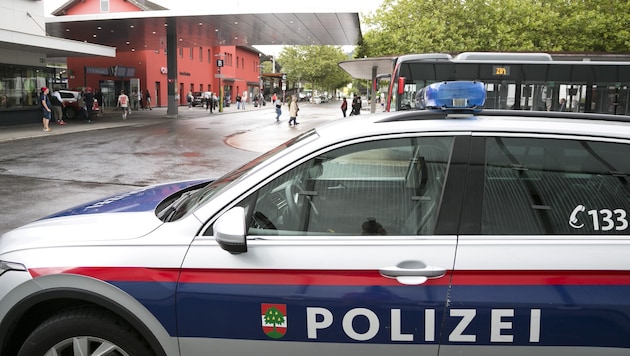 Am Dornbirner Bahnhof hatte die Polizei wieder einmal einiges zu tun. (Bild: Mathis Fotografie)