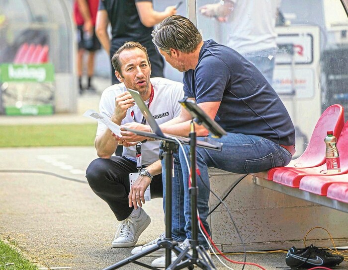 Gesprächsbedarf: Sportchef Manuel Ortlechner und Trainer Michael Wimmer.