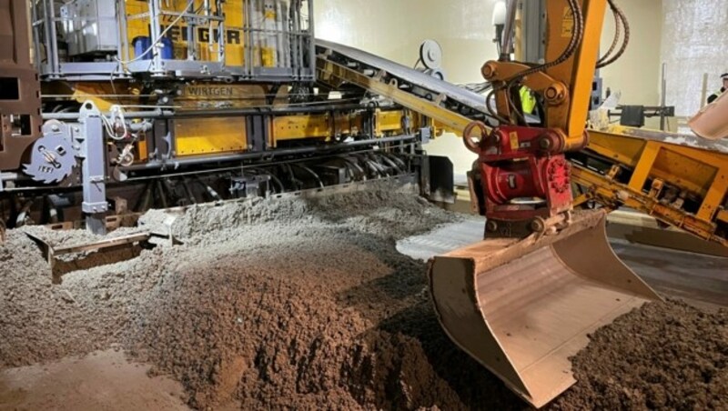 Bis zu 200 Arbeiter waren in den vergangenen Monaten quasi rund um die Uhr im Einsatz. (Bild: ASFINAG)