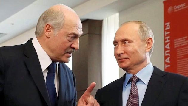 From left: Belarusian ruler Alexander Lukashenko and his friend Vladimir Putin (Bild: kreml.ru)