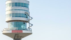Bei der neuen Attraktion auf Österreichs höchstem Gebäude ist der Adrenalinkick garantiert. (Bild: APA/R.FASCHING/K.PATZAK/A.STGER)