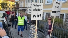 Vor etwas über einem Jahr trieben die AMS-Kürzungen die Menschen und Eibetex-Mitarbeiter in Waidhofen an der Thaya auf die Straße. Bangen muss man dort noch immer.  (Bild: René Denk)