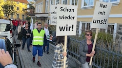 Eibetex-Mitarbeiter und solidarische Projektsympathisanten gingen gemeinsam auf die Straße. (Bild: René Denk)
