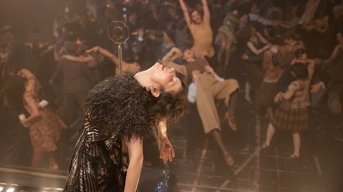 Meret Becker als TV-Star Esther Kasabian in der Serie „Babylon Berlin“.