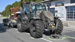 Ein 69-jähriger Lenker eines E-Bikes starb am Dienstag nach der Kollision mit einem Traktor. (Bild: Manfred Fesl)