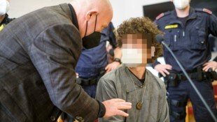 Am 16. März 2022 wurde der Staatsverweigerer Florian O. im Linzer Landesgericht zu vier Monaten unbedingter Haft verurteilt. (Bild: Einöder Horst, Krone KREATIV)