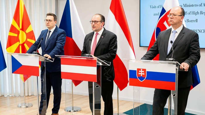 Gemeinsam stärker: Die „Slavkov-Außenminister“ Jan Lipavský (Tschechien), Alexander Schallenberg ...