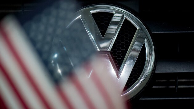 Volkswagen Grubu araçlarında zorla çalıştırılarak üretilen bir parçaya rastlandığı söyleniyor. (Bild: APA/dpa-Zentralbild/Arno Burgi)