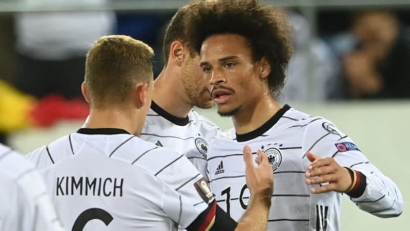 Für Joshua Kimmich und Leroy Sane geht es schon bald zur DFB-Elf. (Bild: APA/AFP/CHRISTOF STACHE)