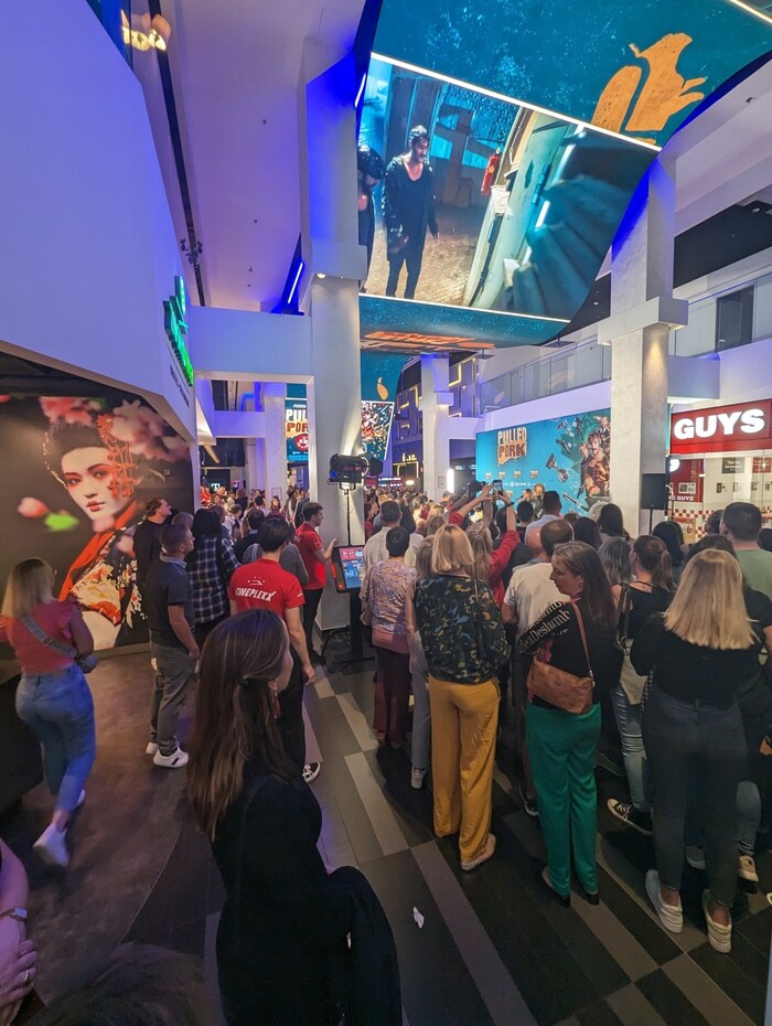Massenandrang bei der Premiere im Cineplexx Millennium City