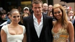 David Beckham stand vor 18 Jahren mit Jennifer Lopez und Beyoncé vor der Kamera. Ein Shooting, das Victoria Beckham rasend vor Eifersucht machte. (Bild: APA/AFP PHOTO/ CHRISTOPHE SIMON )